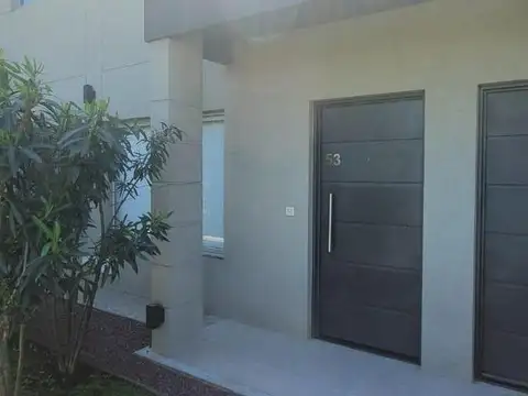 Depto Tipo Casa en Venta con 1 cocheras