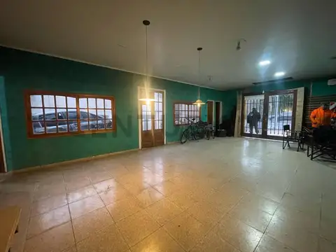Lemos 4200, Piso 0