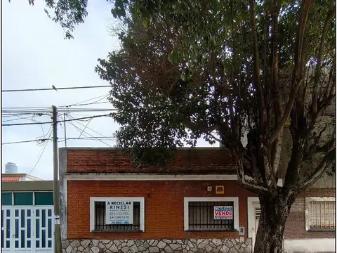 DARRAGUEIRA 2600 CASA 2 DORMITORIOS A RECICLAR