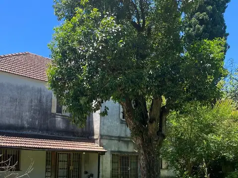 Casa 7 ambientes con 4 baños