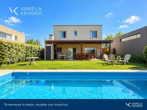 Casa 5 ambientes con 2 baños
