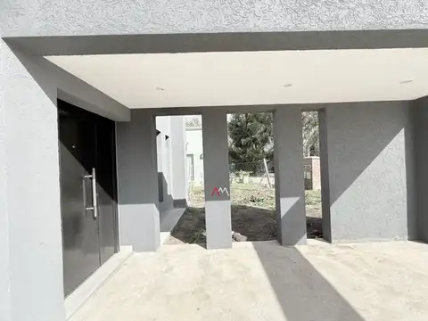CASA EN VENTA EN SAN RAMON CON PILETA - PILAR