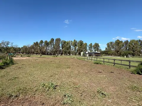 Lote lindero al hípico y house
