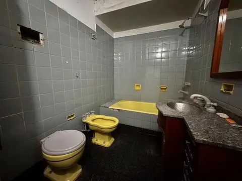 CASA EN VENTA EN ROJAS ZONA CENTRICA