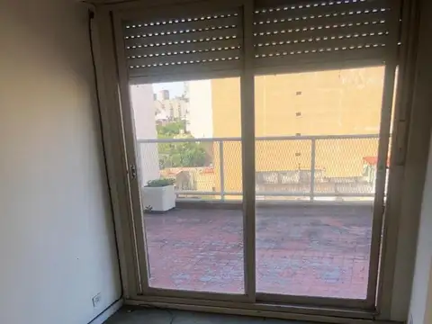 SE VENDE EXCELENTE DEPARTAMENTO 4 AMBIENTES EN URQUIZA