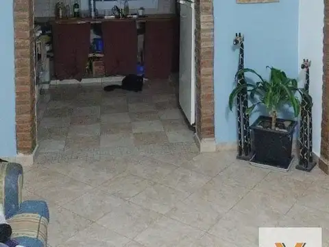 Casa 4 ambientes con 1 baño