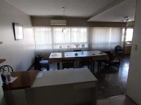 Departamento 6 ambientes con 1 baño