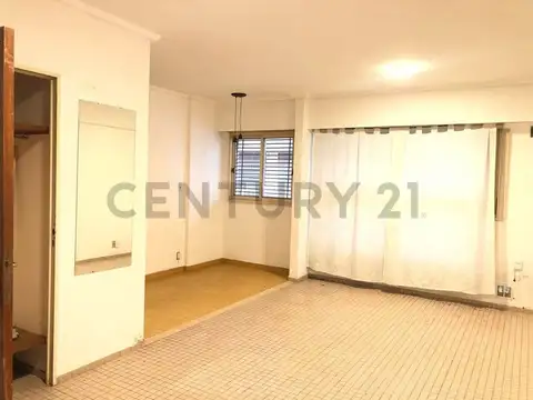 45 E/ 5 y 6 1100, Piso 0