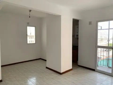2 AMBIENTES AMPLIOS Y MUY LUMINOSOS VALENTÍN GOMEZ Y ECUADOR