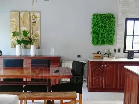 Dos casas con 2 piletas en Barrio Cerrado Los Bosquecitos – Brandsen