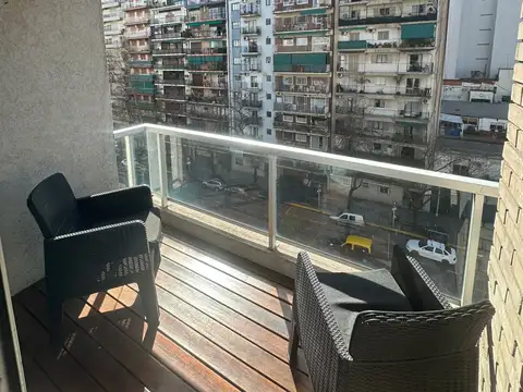 Mono ambiente amplio 34 m2 con balcon terraza muy Luminoso -  a 1 cuadra de Universidad Maimonides
