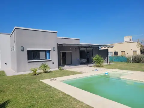 CASA EN BARRIO PRIVADO DE BRANDSEN U$S 175.000.-