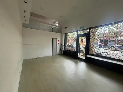 Local en Alquiler Via Púb.