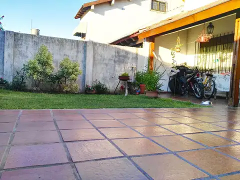 Casa en Venta en Ciudad Jardín del Palomar, USD 195.000