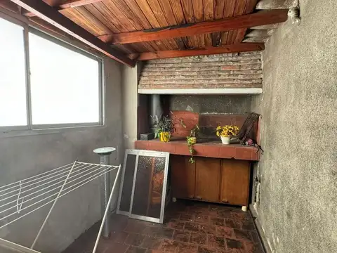 VENTA DEPARTAMENTO 3 DORMITORIOS PRIMER PISO POR ESCALERA