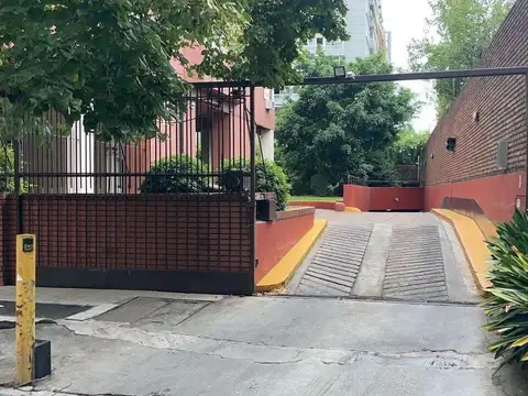 Cochera en Juan Francisco Seguí 4700