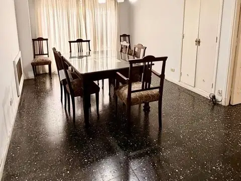 Av. Independencia 1600, Piso 1