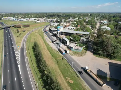 Colectora Norte Acceso Oeste km31 100