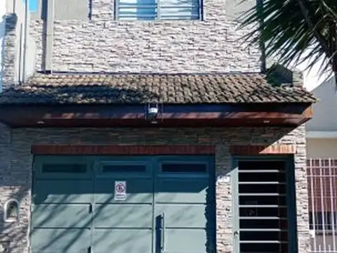 VENTA PH tipo CASA- 5AMB-2 PLANTAS-QUINCHO-PARRILLA-MUÑIZ