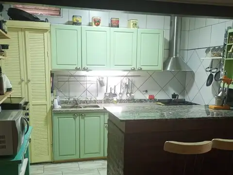 Depto Tipo Casa en Venta de 5 ambientes