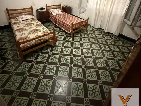 Casa de 184 m2 cub. en Venta - 3 Dormitorios, jardin - lote 200mts - Tandil semicentro