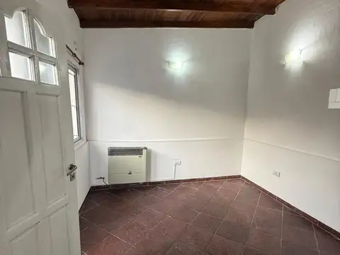 Depto Tipo Casa en Alquiler de 1 dormitorio