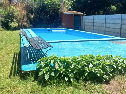 VENTA CASA CON PILETA TORTUGUITAS 950 MTR- PERMUTA