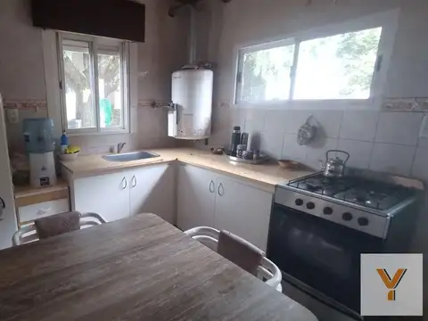 Casa 5 ambientes con 2 baños