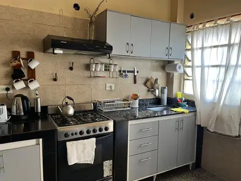 Casa Venta Villa Lynch 4 ambientes Jardín