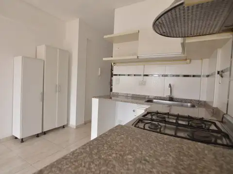Departamento en Alquiler en Parque Patricios, $ 570.000