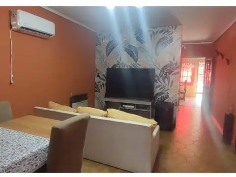 Casa.4amb. Jujuy al 1800.Villa Luzuriaga