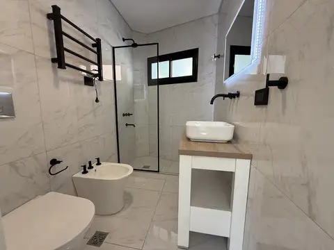 Depto Tipo Casa 4 ambientes con 2 baños