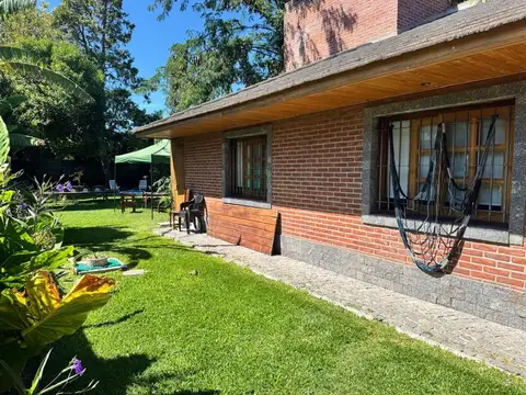 Casa en Venta con 3 cocheras