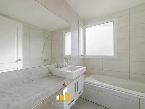 Departamento 6 ambientes con 5 baños