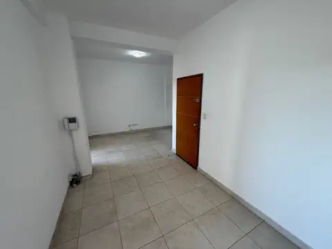 Domingo Faustino Sarmiento 1100, Piso 1