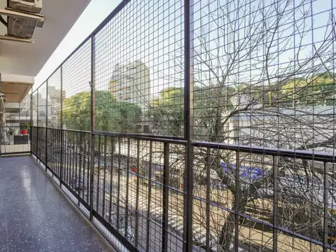 VENTA DEPARTAMENTO 4 AMBIENTES C/ BALCON CORRIDO, APTO PROF.-VILLA CRESPO