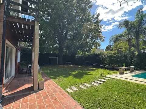 Casa en Venta con 6 cocheras