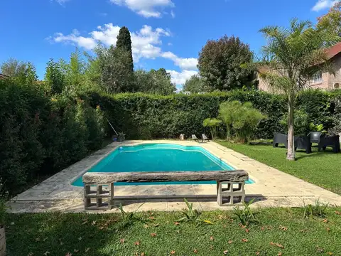 Casa 5 ambientes con 2 baños
