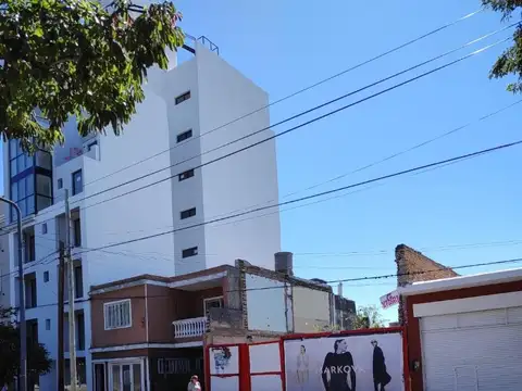 Terreno en Venta en Alto Alberdi, USD 175.000