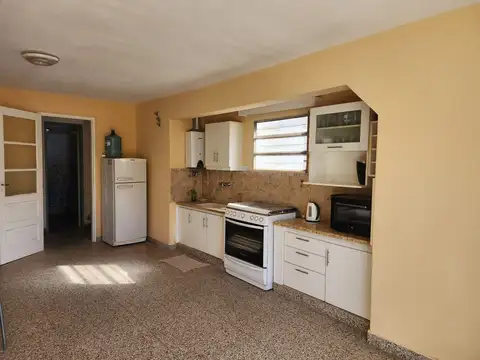 Casa mas departamento a la venta en Bialet Masse. (C408)