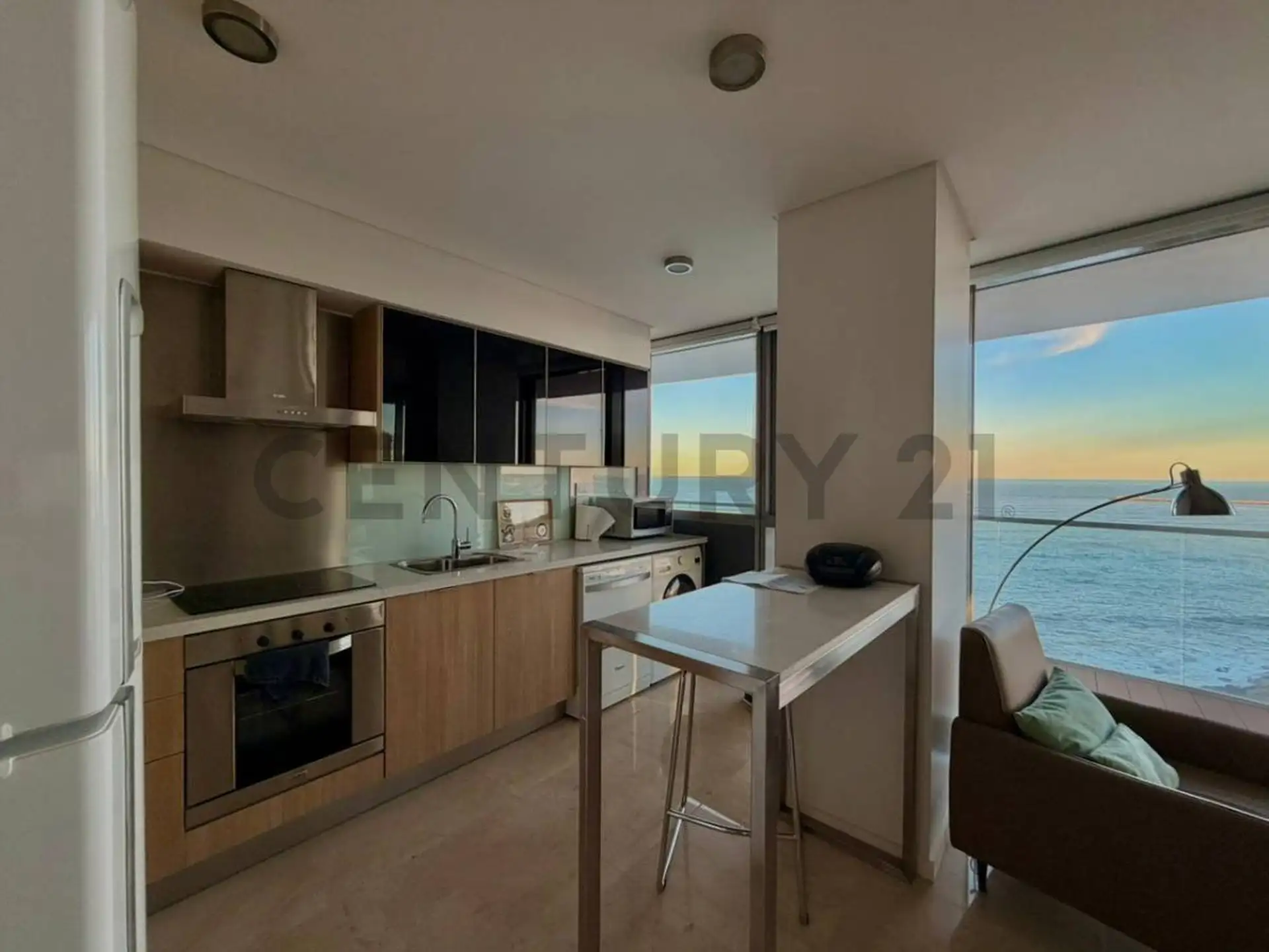 Exclusivo 2 ambientes en Torres Pelli – Maral Explanada | Vista plena al mar, cochera y baulera