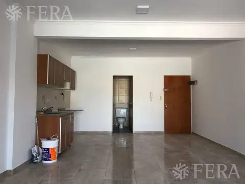 Venta departamento monoambiente con balcón en Wilde