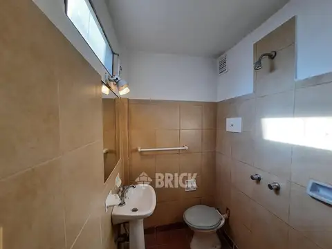 SEMIP EN FRIAS AL 200 - IMPECABLE TODO SOL