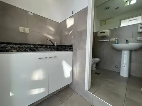 ALQUILER OFICINA MICROCENTRO CON COCHERA