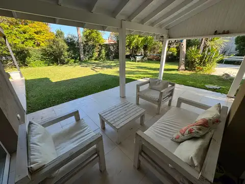 CASA EN CLUB DE CAMPO ARANZAZU. GARÍN. ESCOBAR.
