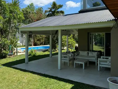 CASA EN CLUB DE CAMPO ARANZAZU. GARÍN. ESCOBAR.