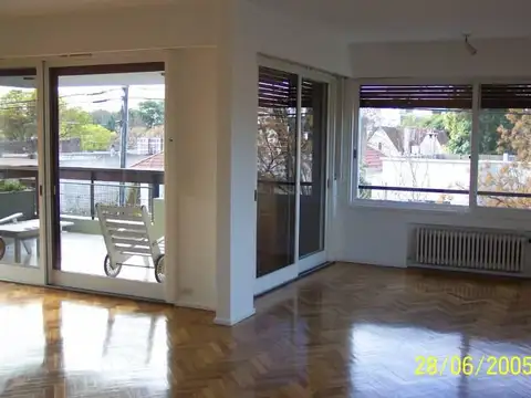 Departamento 4 ambientes con 2 baños