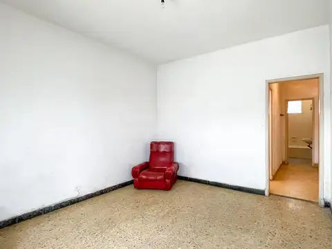 Olaguer y Feliu  al 4100 entre Bolivar y Maquinista Carregal