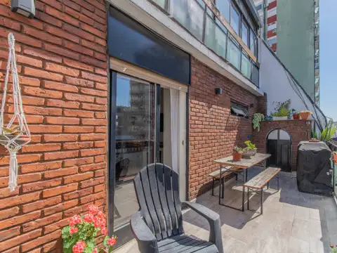 Venta - Dos ambientes con balcón Aterrazado y Baulera - Recoleta / Palermo
