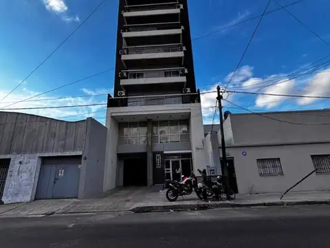 Venta - Cochera Descubierta en Lanús Este